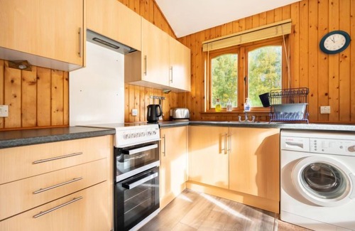 Glen Urquhart House | Relaxing Retreat at Loch Meiklie: Pet-Friendly Lake Views