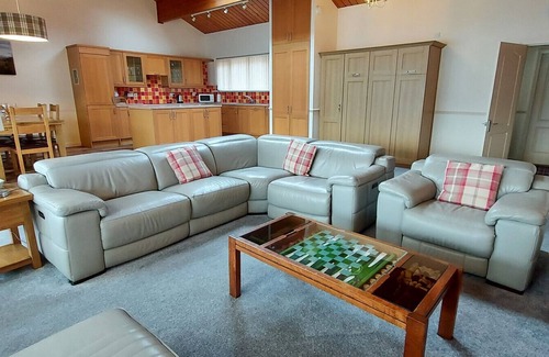 Kinloch Rannoch House | Discover Loch Rannoch Highland Club with Lake Views & Spa