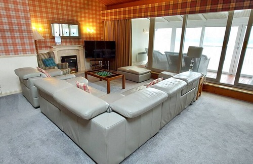 Kinloch Rannoch House | Discover Loch Rannoch Highland Club with Lake Views & Spa