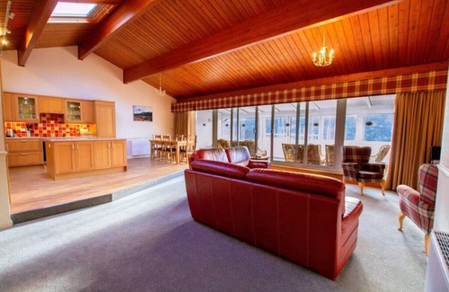 Kinloch Rannoch House | Discover Loch Rannoch Highland Club with Spa and Pet-Friendly Stays