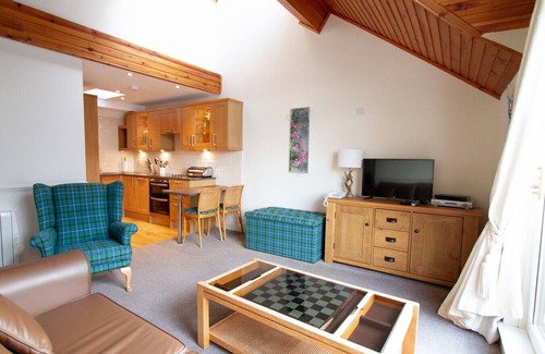 Kinloch Rannoch House | Discover Loch Rannoch Highland Club: Lodge with Lake Views