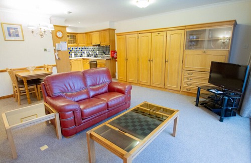 Kinloch Rannoch Villa | Pet-Friendly Escape at Loch Rannoch Highland Club