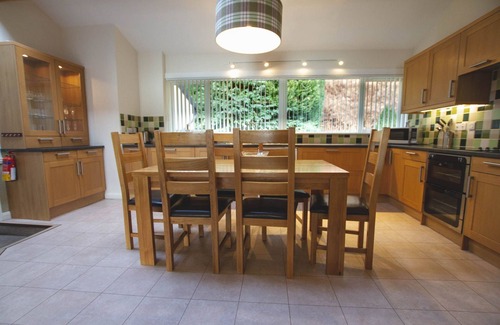 Kinloch Rannoch Cottage | Loch Rannoch Highland Lodge: Ideal Retreat with Hot Tub