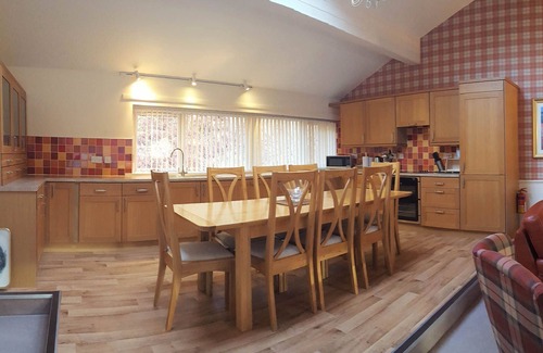 Kinloch Rannoch Cottage | Loch Rannoch Highland Lodge - Ideal Retreat for Groups