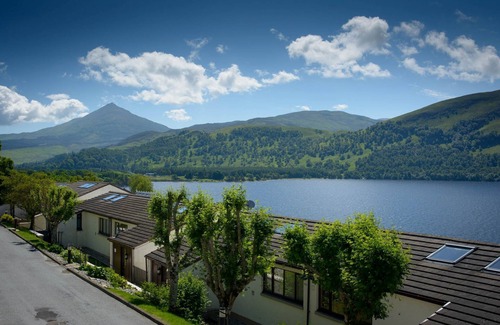 Kinloch Rannoch Cottage | Loch Rannoch Highland Lodge - Ideal Retreat for Groups
