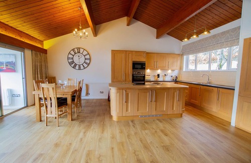 Kinloch Rannoch Cottage | Relaxing Retreat at Loch Rannoch Highland Lodge