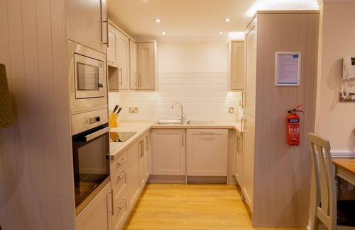 Kinloch Rannoch Cottage | Cozy Loch Rannoch Pine Marten Lodge: Ideal for Retreats