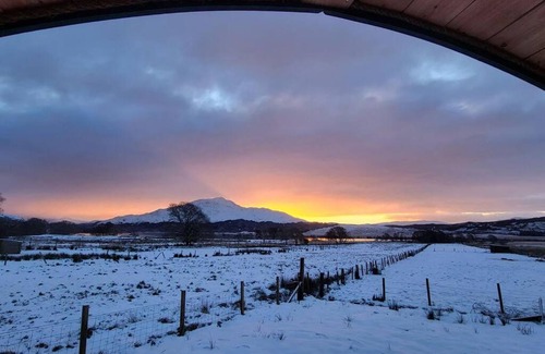Salen Ski Chalet | Highly Rated Loch Shiel Luxury Pod for Unforgettable Stays