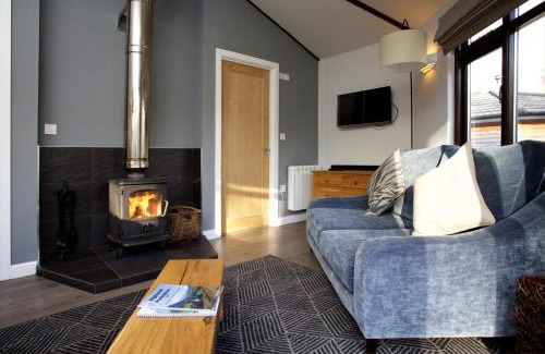 Bruichladdich Resort | Experience Loch Tay Highland Lodges with Family-Friendly Amenities