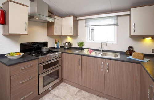 Taynuilt Ski Chalet | Loch View Cabin: Breathtaking Alpine & Loch Vistas