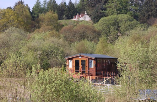 Taynuilt Ski Chalet | Loch View Cabin: Breathtaking Alpine & Loch Vistas