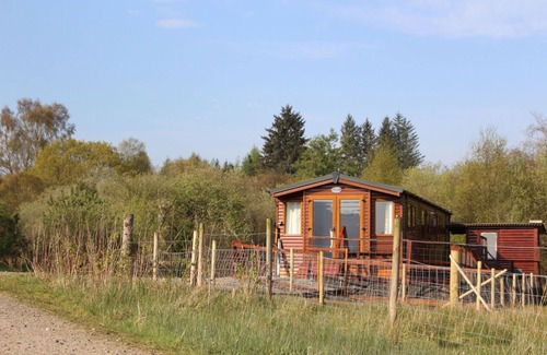 Taynuilt Ski Chalet | Loch View Cabin: Breathtaking Alpine & Loch Vistas