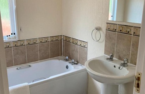Killin Apartment | Explore Lochay Lodges: Guest Rated 9/10 with Breakfast