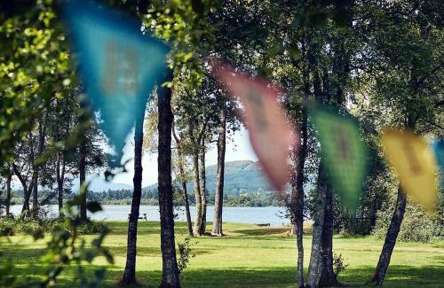 Port of Menteith Resort | Oceanfront Comfort at Lochend Chalets - Rated 9.5/10