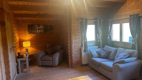 Airdrie House | Scenic Lochinvar Cabin with Hot Tub & Perfect 10 Rating