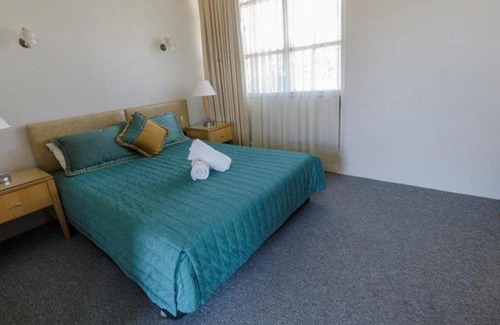 Lochinvar Hotel | Welcoming Lochinvar Hotel Motel: Breakfast & Family Friendly
