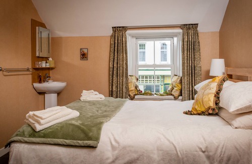 Killin Bed & Breakfast | Discover Lochleven B&B Killin: Family-Friendly Stay!