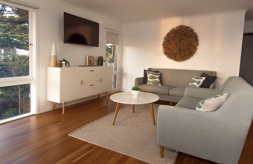 Merimbula Cabin | Discover Lochview: Pet Friendly Stay in Merimbula
