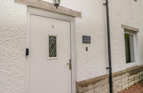 Spean Bridge Apartment | Explore Lochy Lookout: Family-Friendly 4-Star Retreat