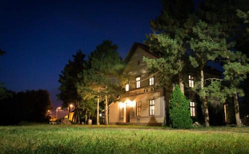 Hercegszanto House | Welcoming Locomotiv Vendégház: Rated 9.1/10, Pet Friendly