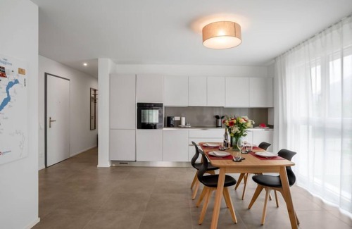 Locarno Apartment | Highly Rated LocTowers A3.7.3 with Spa and Lake Views