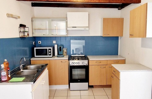 Lodeve Apartment | Explore Lodève: Downtown Retreat with Family-Friendly Amenities