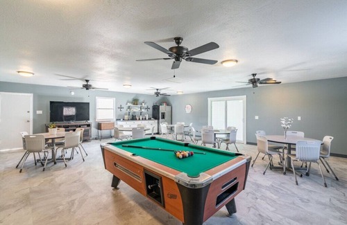 Yantis Apartment | Relaxing Lodge #1: Pool, Game Room & Close to Boat Ramps