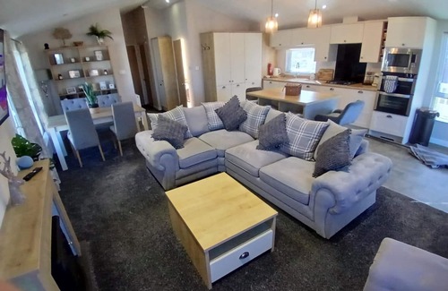 Skegness Cabin | Lodge, 2 bedrooms, Wifi, Pet Friendly at Southview in Skegness