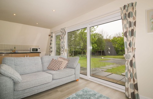 St Wenn Cottage | Discover Lodge 22: Family-Friendly Retreat in Bodmin Park