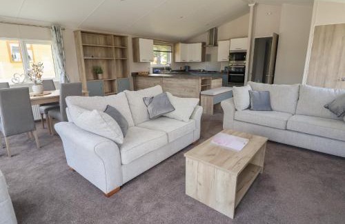 Saint Asaph House | Discover Lodge 3: Pet-Friendly Haven with Private Pool
