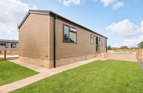 Martlesham Heath House | Family-Friendly Lodge 47: Guest Rated 9.7/10