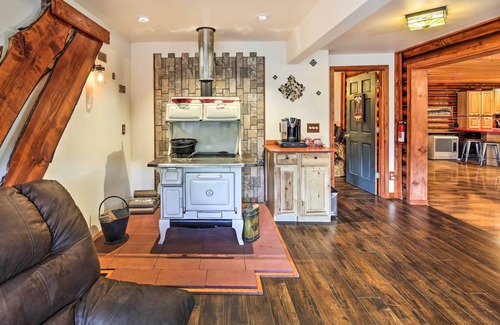 Sutton House | Idyllic Lodge 88: Steps from Weiner Lake with Dock & Spa