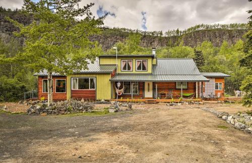 Sutton House | Cozy Lodge 88 - Steps from Weiner Lake with Dock Access