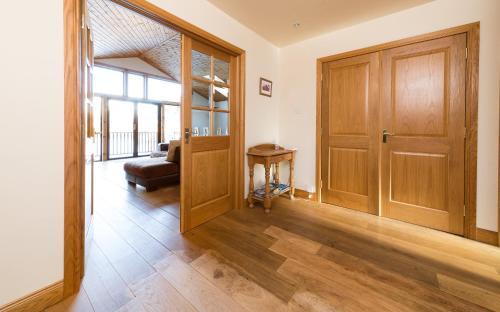 Foss Cabin | Cozy Lodge 9 Glengoulandie with Pool & Pet-Friendly Perks