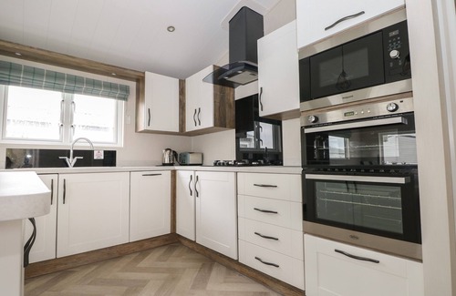 Chichester Cottage | Lodge at Chichester Lakeside