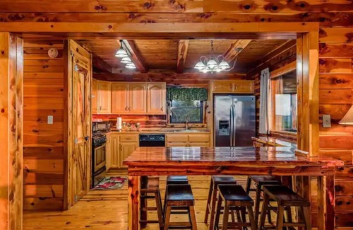 Ponca Cabin | Experience Lodge at OZK Ranch: Mountaintop Cabin Retreat