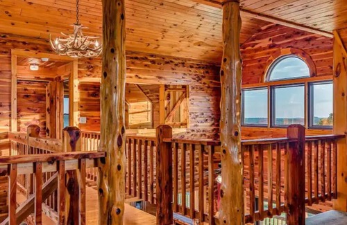 Ponca Cabin | Experience Lodge at OZK Ranch: Mountaintop Cabin Retreat