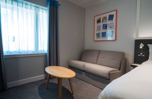 Whiteley Hotel | Discover Lodge at Solent: 4-Star Hotel with Family-Friendly Amenities