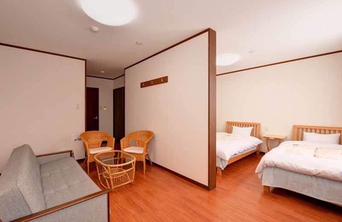 Maiko Hotel | Discover Lodge B&W: Guest Rated 9.2 with Premium Amenities