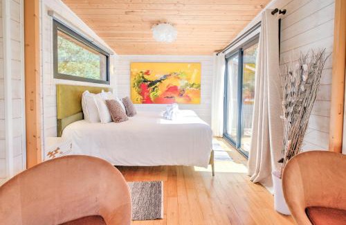 Saint-Felix-de-Reillac-et-Mortemart House | Relax at Lodge Bruyère with Inviting Hot Tub & Pool