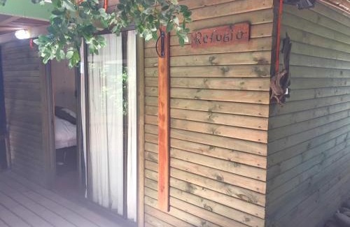 Bajos de Lircay Cabin | Inviting Lodge Colbún with Oceanfront Pool and Breakfast