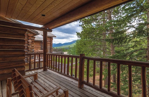 Estes Park Hotel | Lodge Double Queen Longs Peak View