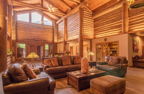 Estes Park Hotel | Lodge Double Queen Longs Peak View