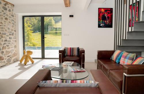 Ayros-Arbouix House | Pet-Friendly Lodge du Hautacam with Ocean Views & Hot Tub