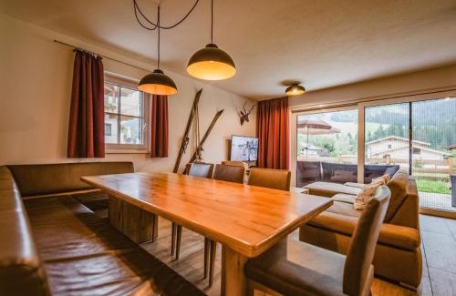 Wald im Pinzgau Ski Chalet | Discover Lodge Elise: 4-Star Oceanfront Retreat for Families