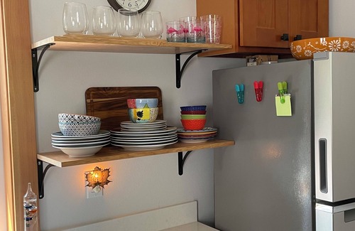 Poulsbo Apartment | Cozy Studio Near Bangor Base with Kitchen Amenities