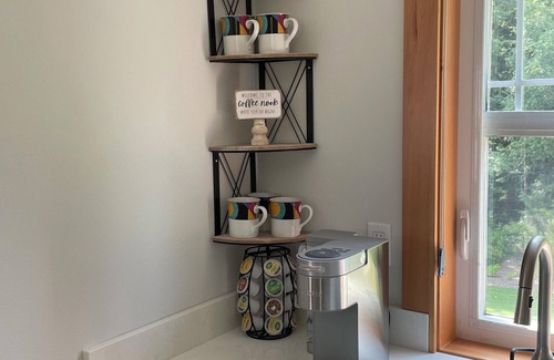 Poulsbo Apartment | Cozy Studio Near Bangor Base with Kitchen Amenities