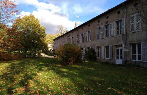 Sommedieue Hotel | Pet-Friendly Lodge Hôtel de Sommedieue with Ocean Views