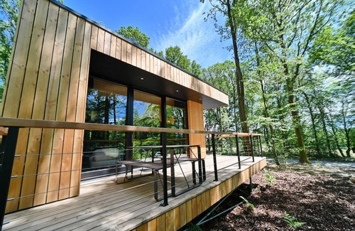 Oignies-en-Thierache House | Stylish Holiday Home with Terrace and Pet-Friendly Amenities