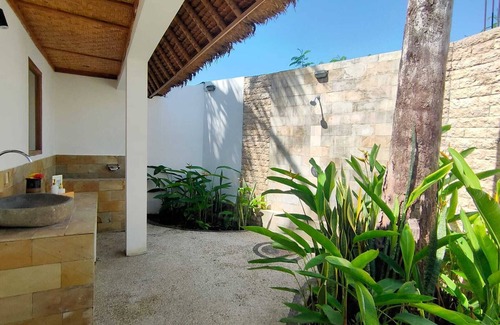 Selong Belanak House | Relax in a VIP Lodge with Terrace and Garden Views